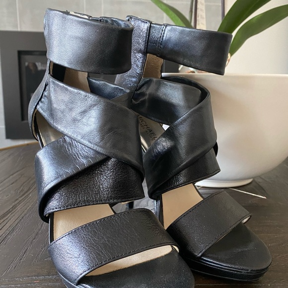 MK heels - Picture 4 of 4